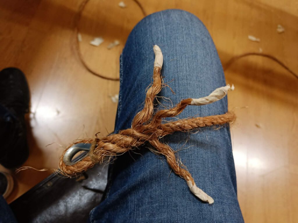 Traditional rope rigging work on a wooden mast — Traditional Rigging course at Seamanship Academy
